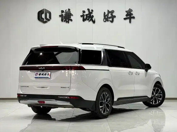 2023 Kia Carnival IV, белый, 4985000 рублей - вид 5