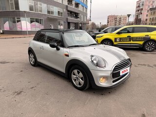 2019 Mini Hatch Cooper III (F55/F56) Рестайлинг, серебристый, 2050000 рублей, вид 1