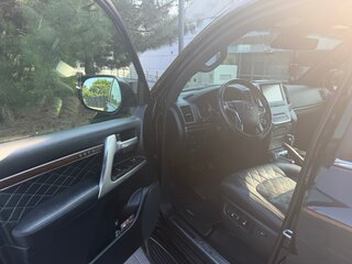 2017 Toyota Land Cruiser 200 Series Рестайлинг 2, чёрный, 7500000 рублей, вид 4