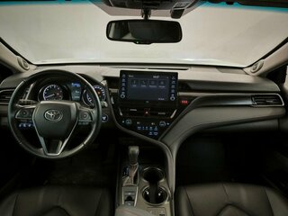 2022 Toyota Camry VIII (XV70) Рестайлинг, белый, 3120000 рублей, вид 5