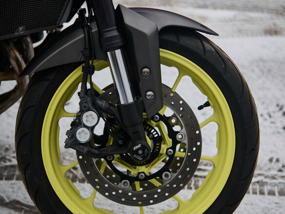 2017 Yamaha MT-09 (FZ-09), серый, 999999 рублей - вид 2