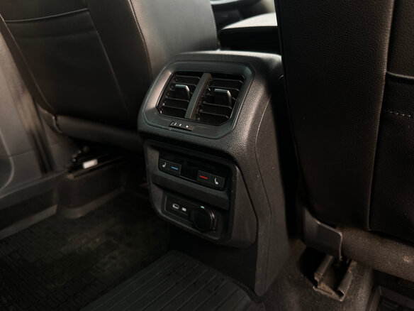 2021 Volkswagen Tiguan II Рестайлинг, белый, 3400000 рублей - вид 26