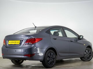 2015 Hyundai Solaris I Рестайлинг, серебристый, 749000 рублей, вид 4