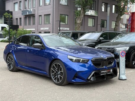 2026 BMW M5 VII (G90), синий, 18040000 рублей, вид 3