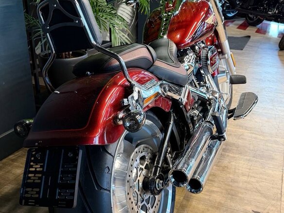 2023 Harley-Davidson Fat Boy, пурпурный, 3550000 рублей - вид 11