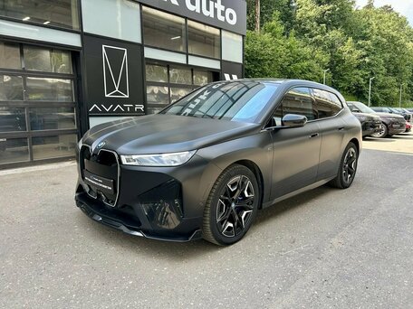 2022 BMW iX xDrive50 I (I20), чёрный, 7650000 рублей, вид 3