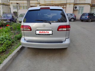 2002 Toyota Sienna I Рестайлинг, серебристый, 600000 рублей, вид 3