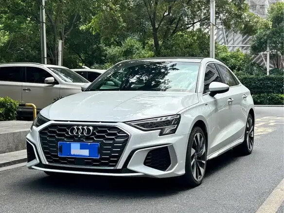 2022 Audi A3 35 TFSI IV (8Y), белый, 1658000 рублей