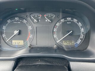 2010 Skoda Octavia I (A4) Рестайлинг, белый, 500000 рублей, вид 3