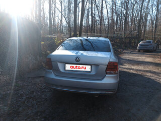2015 Volkswagen Polo V Рестайлинг, серебристый, 1200000 рублей, вид 3