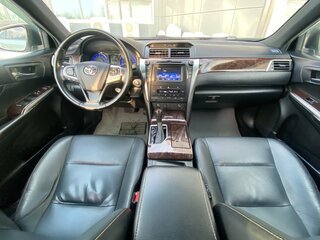 2017 Toyota Camry VII (XV50) Рестайлинг 2, серебристый, 1700000 рублей, вид 3