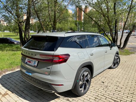 2026 Skoda Kodiaq II, серый, 6347000 рублей, вид 3