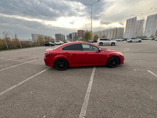 2010 Mazda 6 II (GH) Рестайлинг, красный, 650000 рублей, вид 3