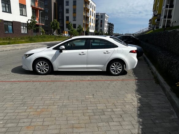 2019 Toyota Corolla XII (E210), белый, 1750000 рублей - вид 8