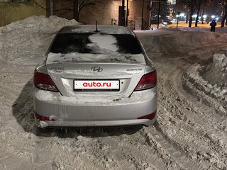 2016 Hyundai Solaris I Рестайлинг, серебристый, 420000 рублей, вид 3