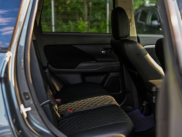 2018 Mitsubishi Outlander III Рестайлинг 2, серый - вид 13