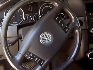 2007 Volkswagen Touareg I Рестайлинг, серебристый, 1450000 рублей, вид 1