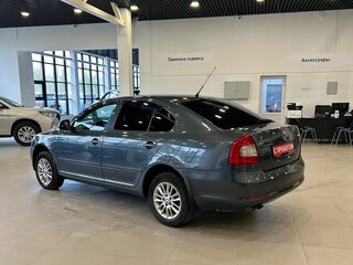 2009 Skoda Octavia DSG7 II (A5) Рестайлинг, серый, 639000 рублей, вид 4