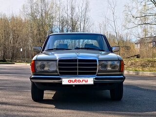 1982 Mercedes-Benz W123 230, зелёный, 2000000 рублей, вид 2