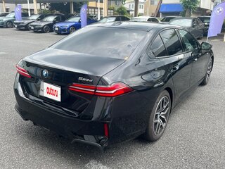 2024 BMW 5 серии 523d xDrive VIII (G60/G61/G68), чёрный, 5700000 рублей, вид 2