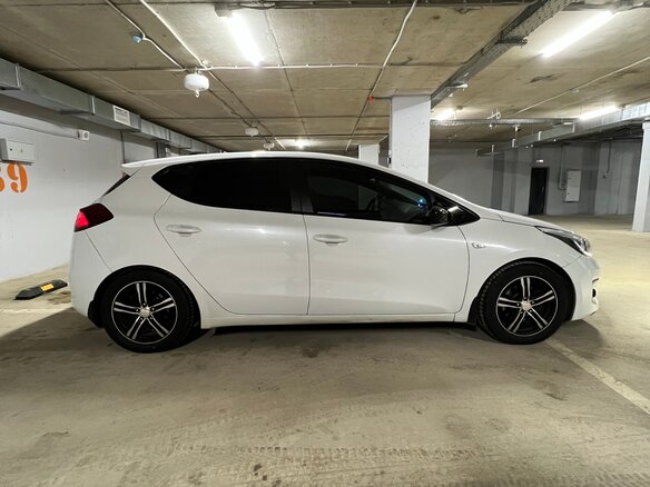 2016 Kia Ceed II Рестайлинг, белый, 1199000 рублей - вид 1
