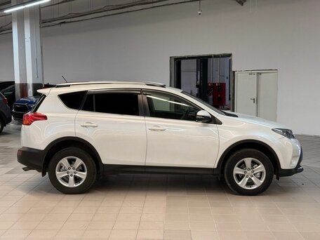 2014 Toyota RAV4 IV (XA40), белый, 1627000 рублей, вид 4