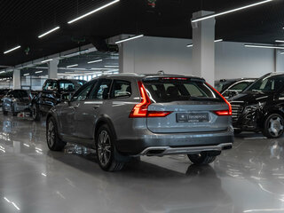 2019 Volvo V90 Cross Country I, серебристый, 3370000 рублей, вид 4