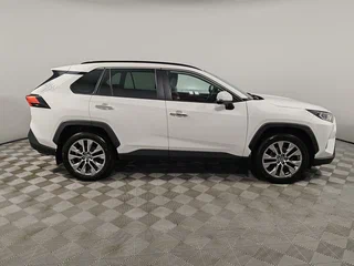 2021 Toyota RAV4 V (XA50), белый, 2955000 рублей, вид 4