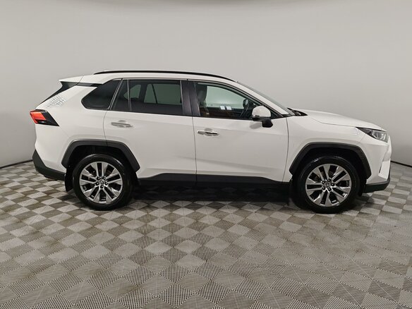 2021 Toyota RAV4 V (XA50), белый, 2875000 рублей - вид 3