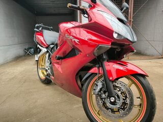 2010 Honda VFR 800, красный, 600000 рублей, вид 2