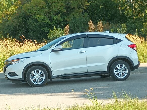 2020 Honda Vezel I Рестайлинг, белый, 2510000 рублей - вид 3