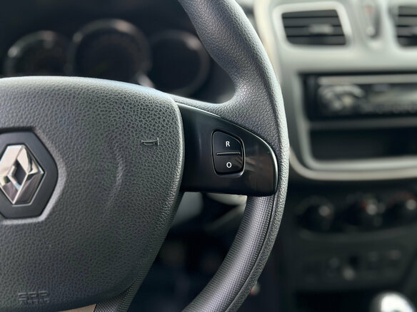 2017 Renault Sandero Stepway II, золотистый - вид 14