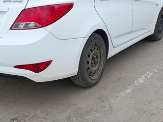2015 Hyundai Solaris I Рестайлинг, белый, 900000 рублей, вид 5