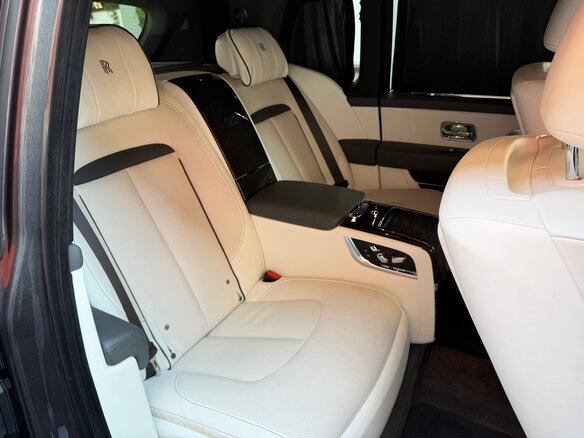 2020 Rolls-Royce Cullinan Black Badge I (Series I), серый, 28500000 рублей - вид 25
