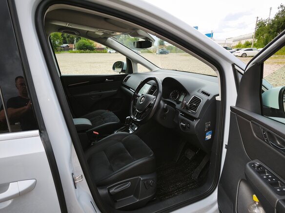 2017 Volkswagen Sharan II Рестайлинг, серый, 1700000 рублей - вид 8