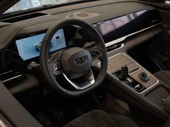 2026 Geely Monjaro I Рестайлинг, белый - вид 8