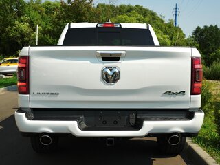 2018 Ram 1500 Crew Cab V, белый, 4500000 рублей, вид 5