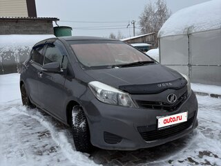 2013 Toyota Vitz III (XP130), серый, 760000 рублей, вид 3