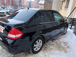 2011 Nissan Tiida I Рестайлинг, чёрный, 710000 рублей, вид 4