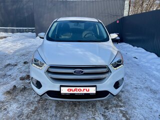 2017 Ford Kuga II Рестайлинг, белый, 1850000 рублей, вид 2