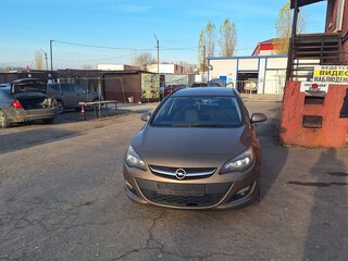 2013 Opel Astra J Рестайлинг, бежевый, 690000 рублей, вид 2