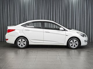 2015 Hyundai Solaris I Рестайлинг, белый, 684000 рублей, вид 5
