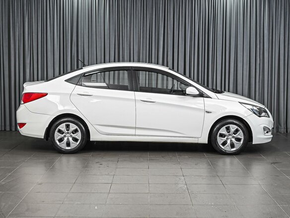 2015 Hyundai Solaris I Рестайлинг, белый - вид 4