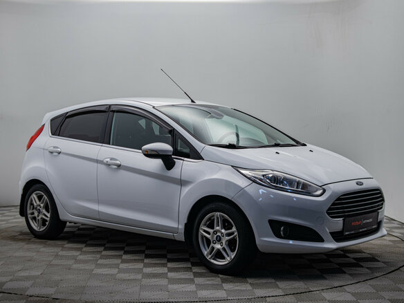 2016 Ford Fiesta Mk6 Рестайлинг, белый - вид 6