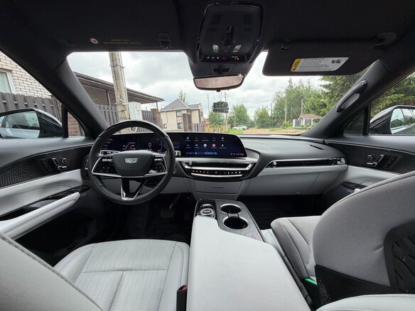 2023 Cadillac Lyriq, серебристый, 3900000 рублей - вид 13