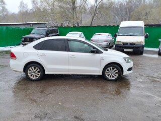 2013 Volkswagen Polo V, белый, 560000 рублей, вид 4
