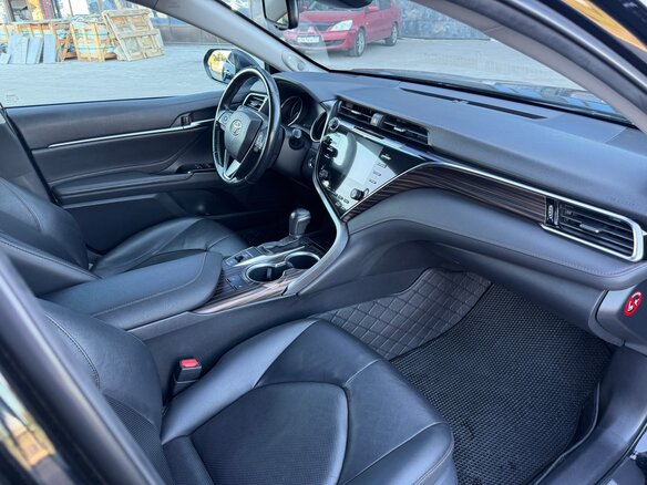 2018 Toyota Camry VIII (XV70), чёрный, 2700000 рублей - вид 19