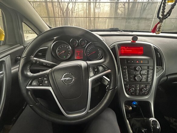 2012 Opel Astra GTC J Рестайлинг, жёлтый, 590000 рублей - вид 7