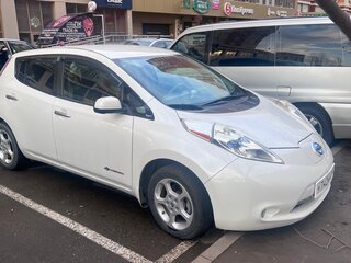 2013 Nissan Leaf (EM57) I (ZE0/AZE0), белый, 1200000 рублей, вид 4