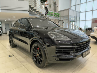 2019 Porsche Cayenne III, чёрный, 4400000 рублей, вид 3